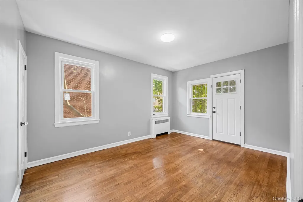 1054 Lydig Avenue Bronx NY 10461