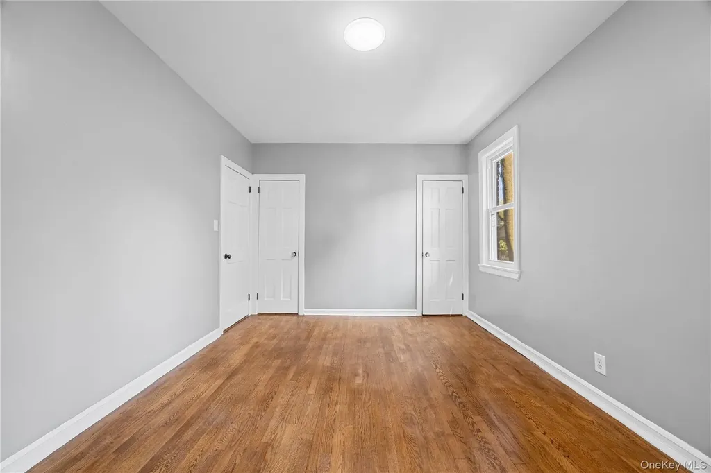 1054 Lydig Avenue Bronx NY 10461