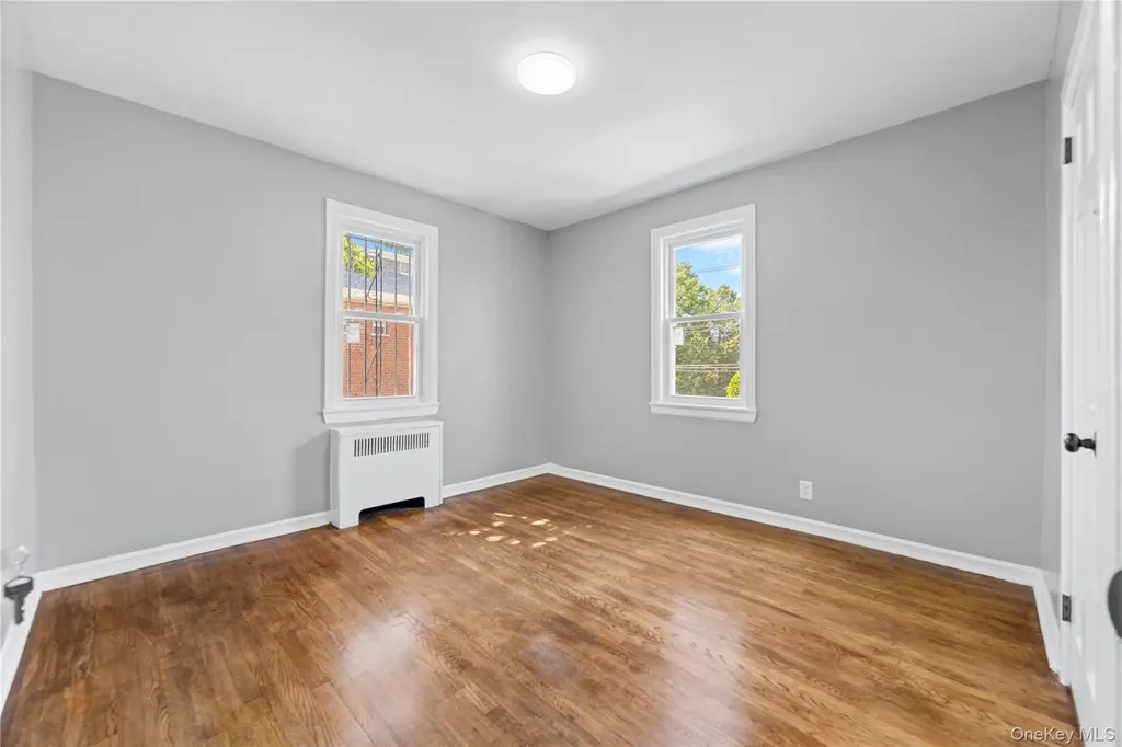 1054 Lydig Avenue Bronx NY 10461