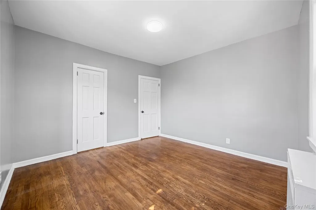 1054 Lydig Avenue Bronx NY 10461