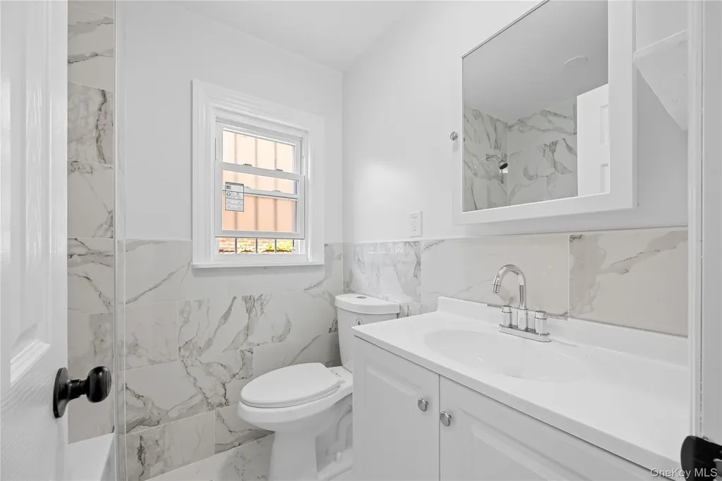 1054 Lydig Avenue Bronx NY 10461