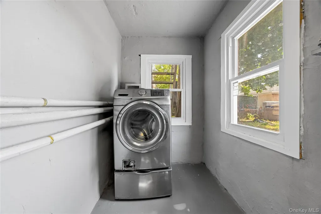 1054 Lydig Avenue Bronx NY 10461