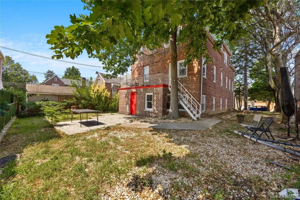1054 Lydig Avenue Bronx NY 10461