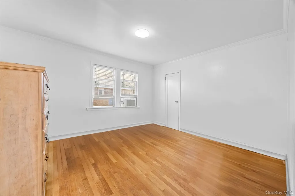 1054 Lydig Avenue Bronx NY 10461