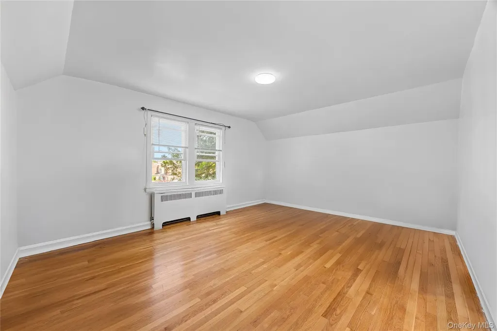 1054 Lydig Avenue Bronx NY 10461