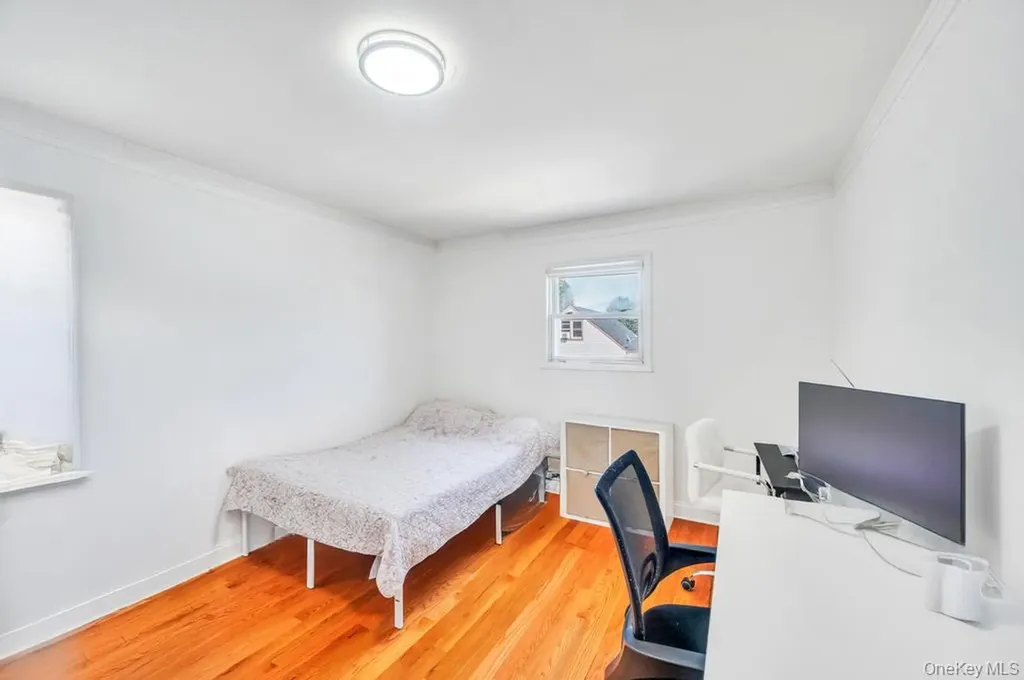 30 Sutton Street Hempstead NY 11550