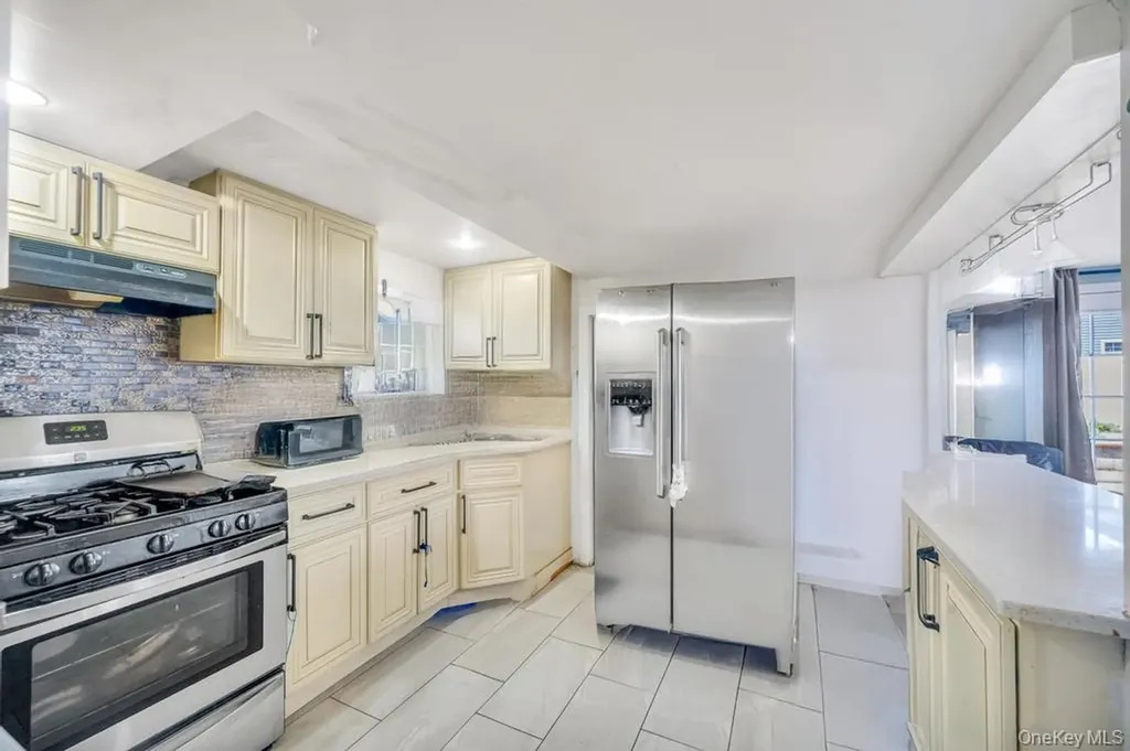 30 Sutton Street Hempstead NY 11550