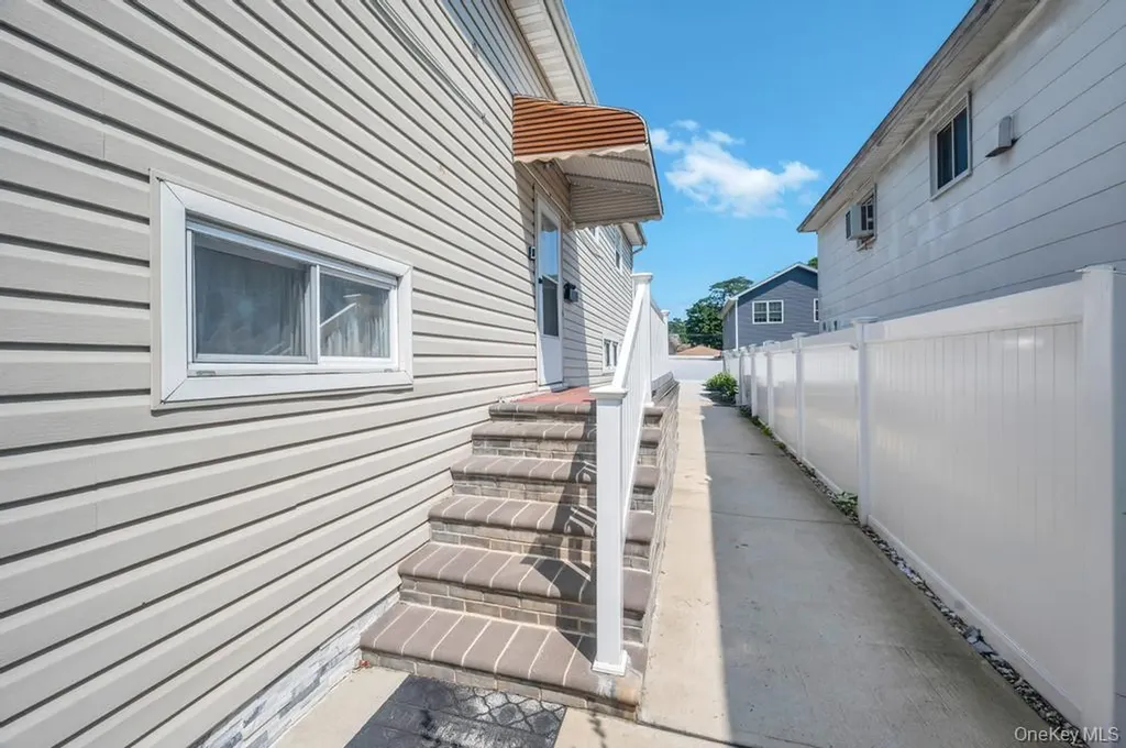 30 Sutton Street Hempstead NY 11550