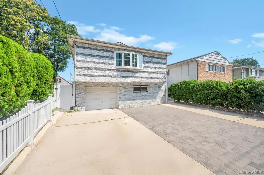30 Sutton Street Hempstead NY 11550