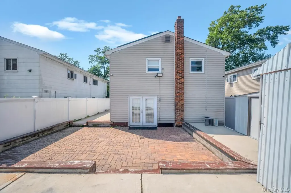 30 Sutton Street Hempstead NY 11550