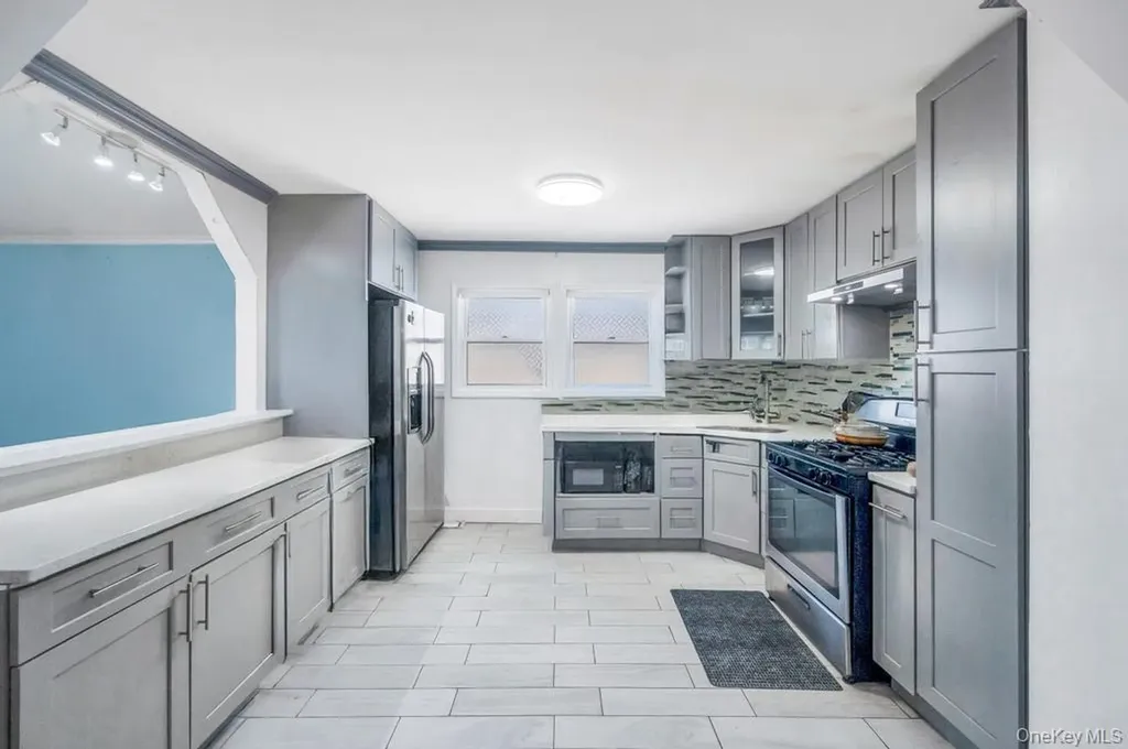 30 Sutton Street Hempstead NY 11550