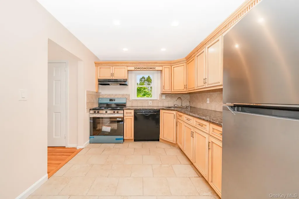880 Washington Street Baldwin NY 11510