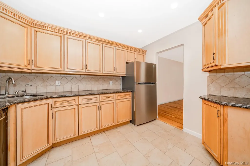 880 Washington Street Baldwin NY 11510