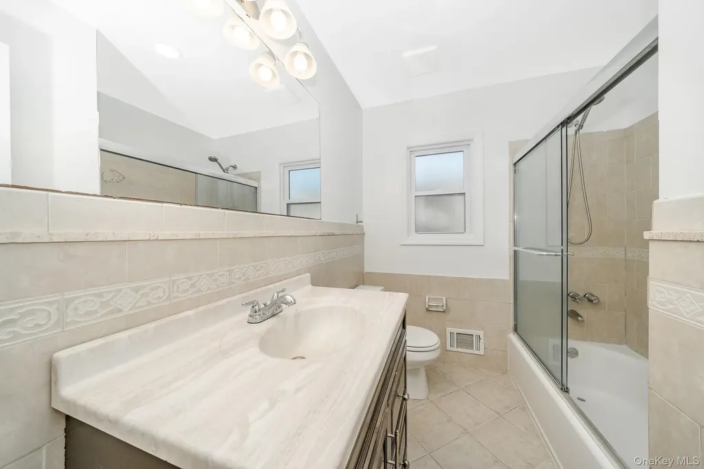 880 Washington Street Baldwin NY 11510