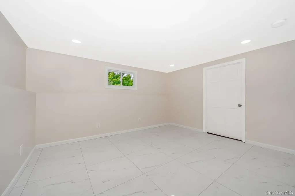 880 Washington Street Baldwin NY 11510