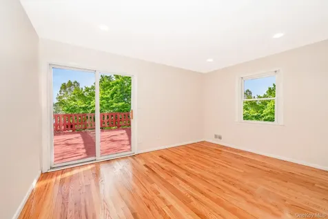 880 Washington Street Baldwin NY 11510