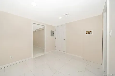 880 Washington Street Baldwin NY 11510