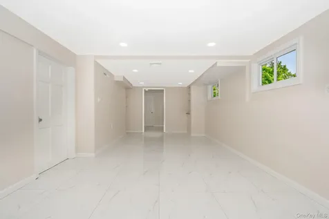 880 Washington Street Baldwin NY 11510