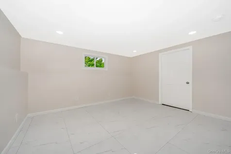880 Washington Street Baldwin NY 11510