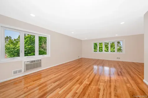 880 Washington Street Baldwin NY 11510