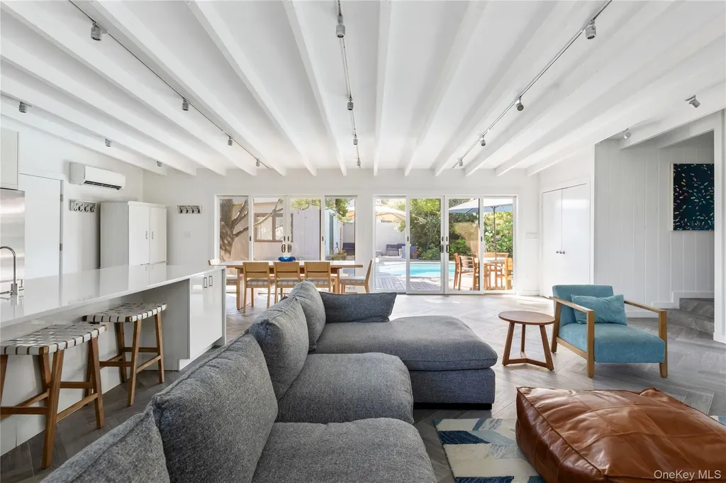 31 Laurel Avenue Seaview NY 11770