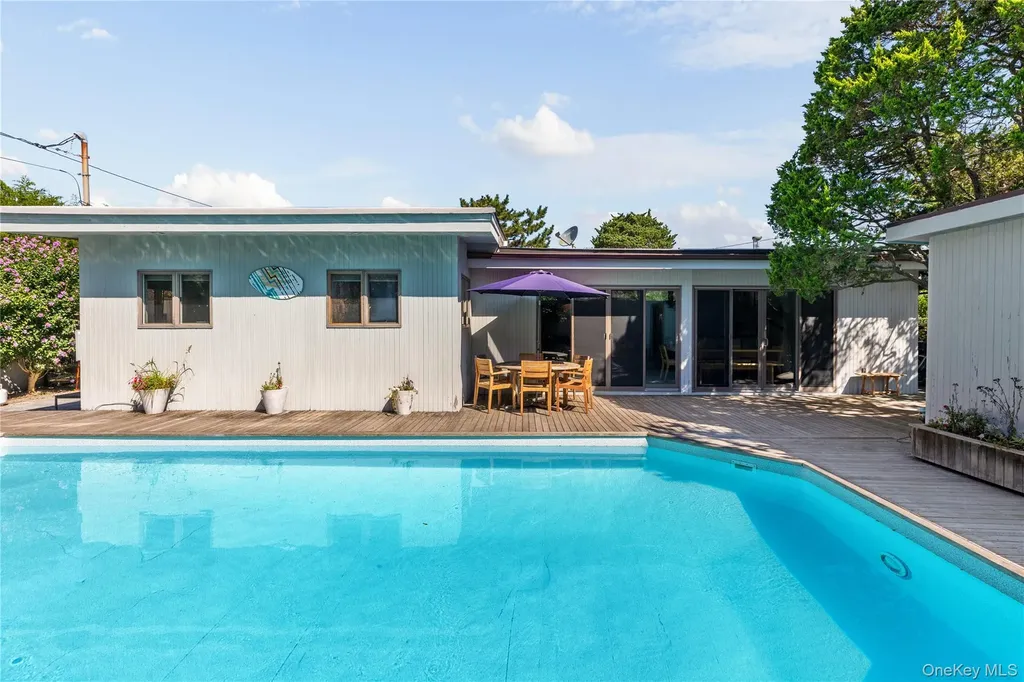 31 Laurel Avenue Seaview NY 11770