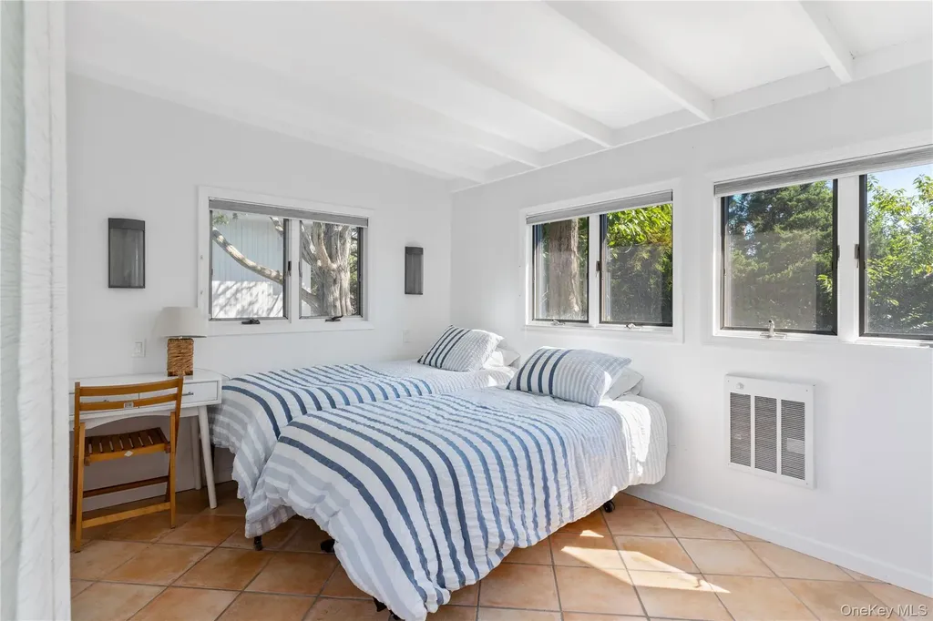 31 Laurel Avenue Seaview NY 11770