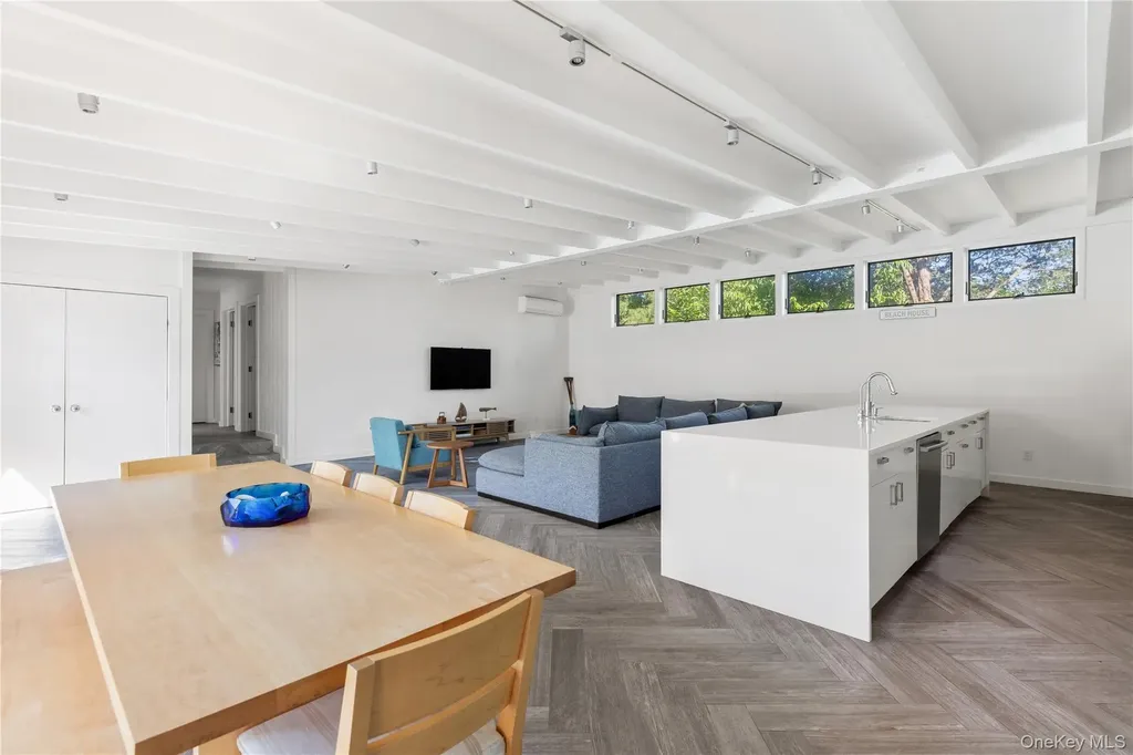 31 Laurel Avenue Seaview NY 11770