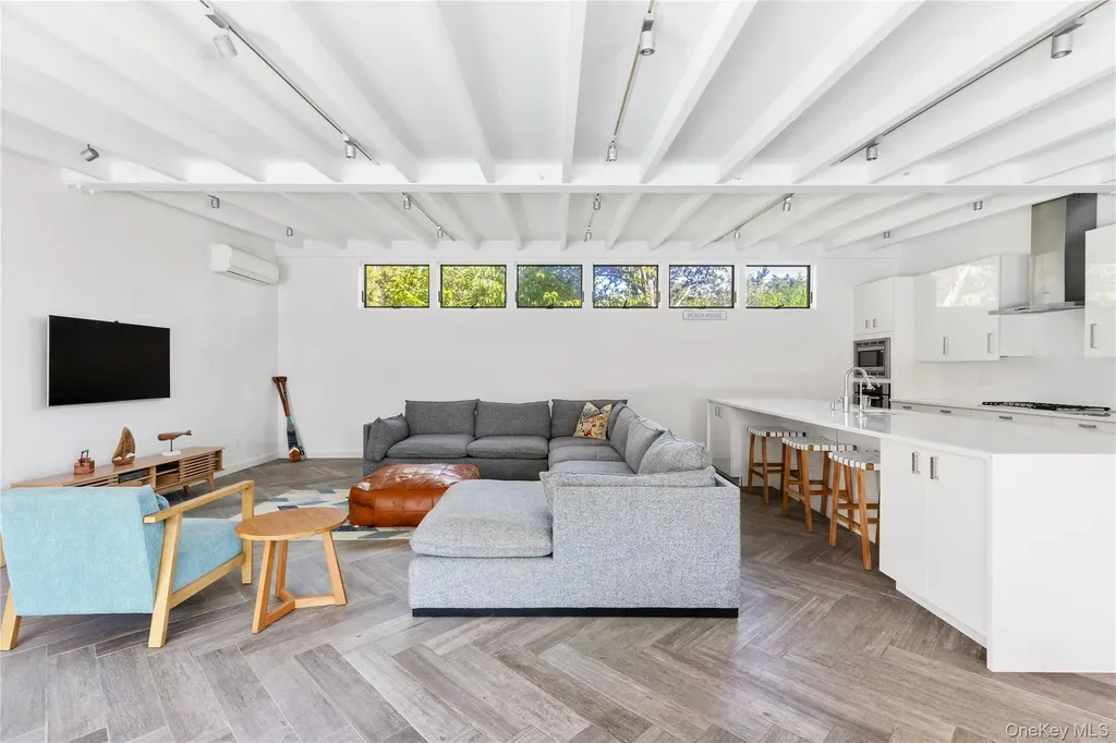 31 Laurel Avenue Seaview NY 11770