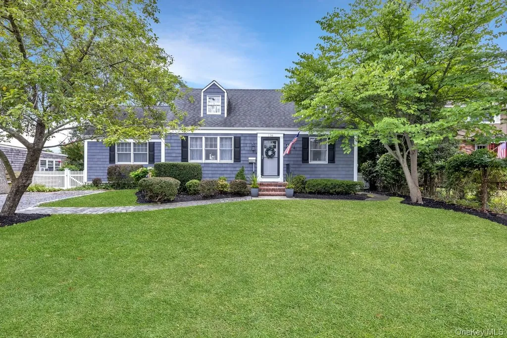136 Cedar Avenue Islip NY 11751