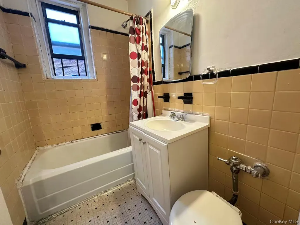 33-38 Parsons Boulevard Flushing NY 11354
