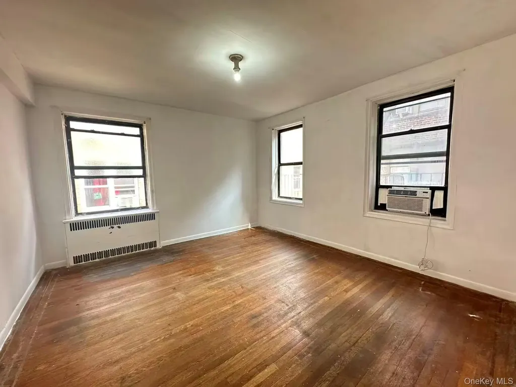 33-38 Parsons Boulevard Flushing NY 11354