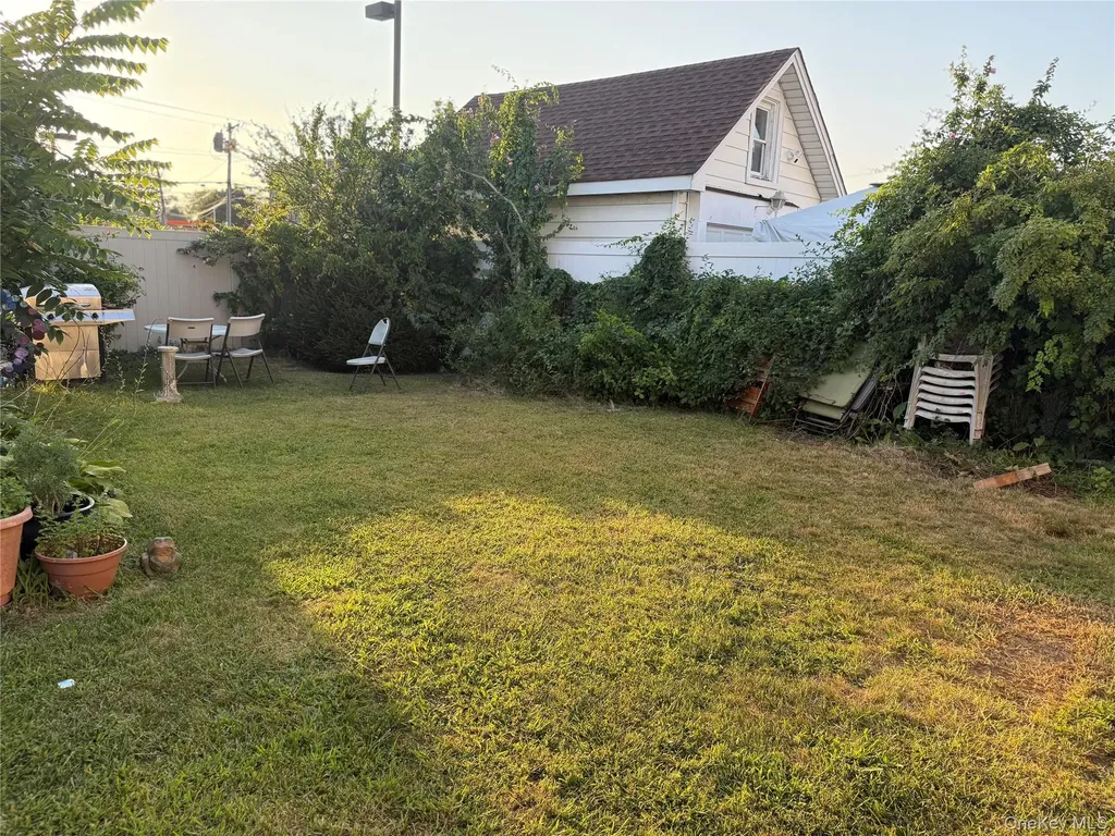 546 Clark Place Uniondale NY 11553