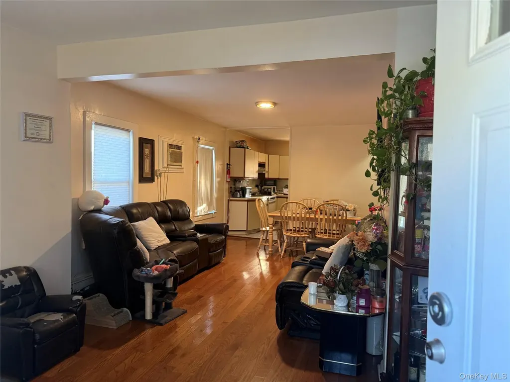 546 Clark Place Uniondale NY 11553