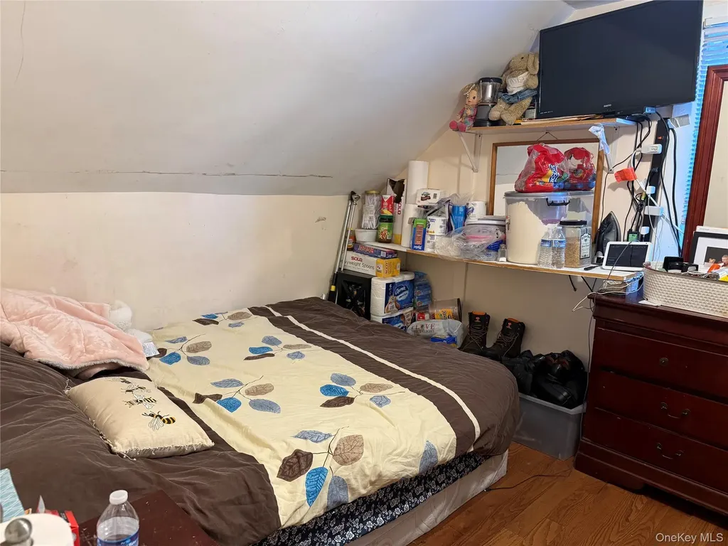 546 Clark Place Uniondale NY 11553