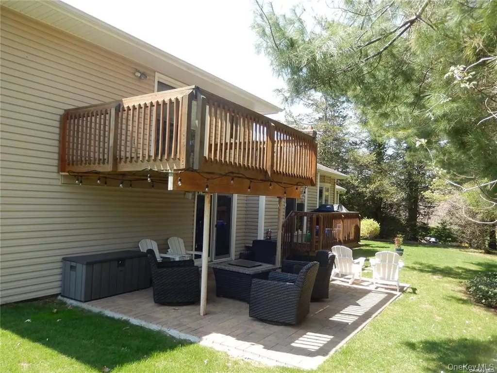 36 Long Ridge Road Plainview NY 11803