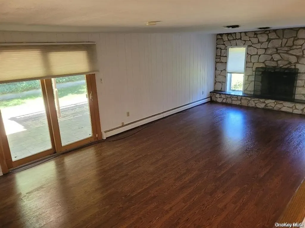 36 Long Ridge Road Plainview NY 11803