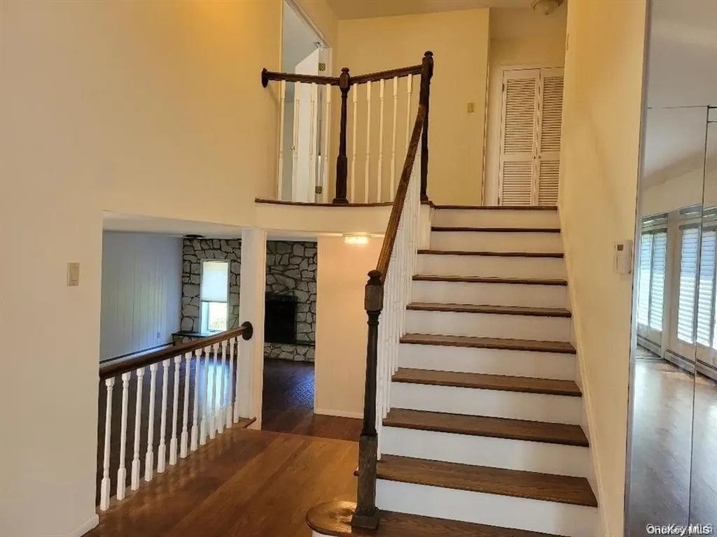 36 Long Ridge Road Plainview NY 11803