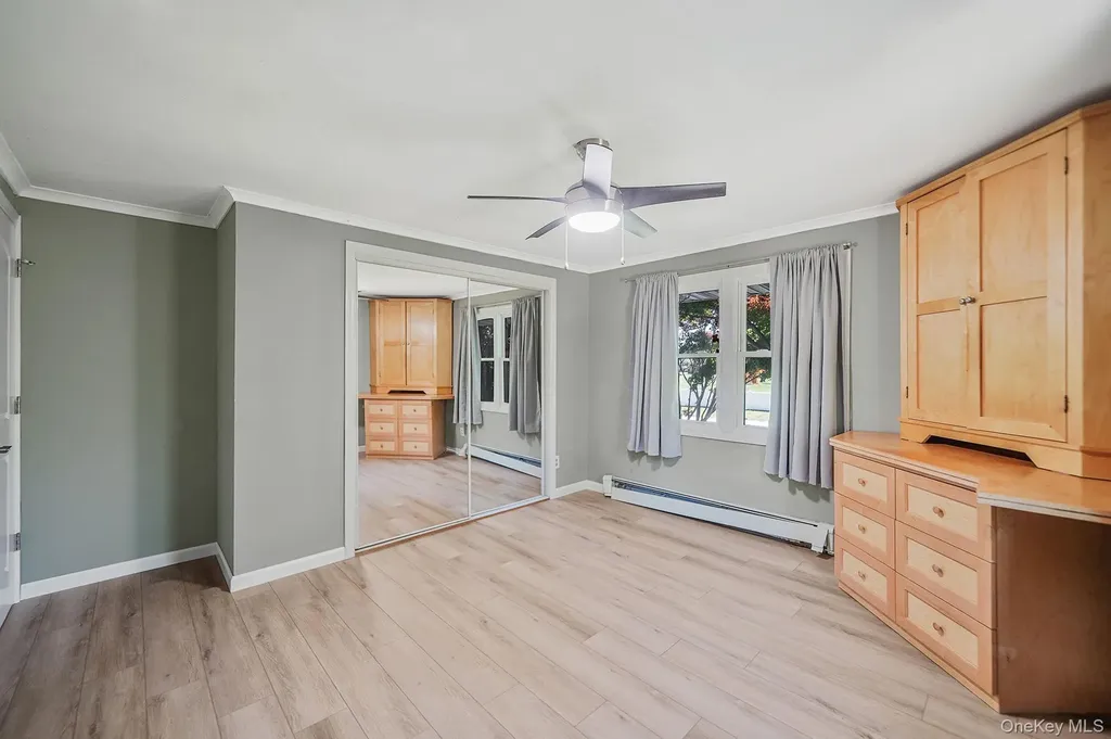 1548 Spur Drive S Islip NY 11751