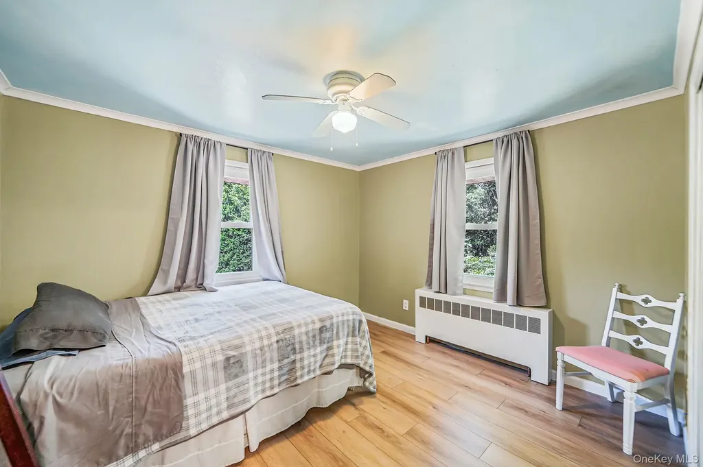 1548 Spur Drive S Islip NY 11751