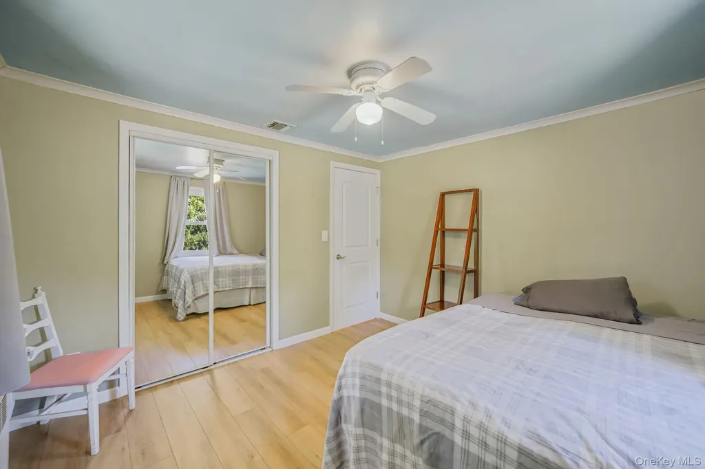 1548 Spur Drive S Islip NY 11751