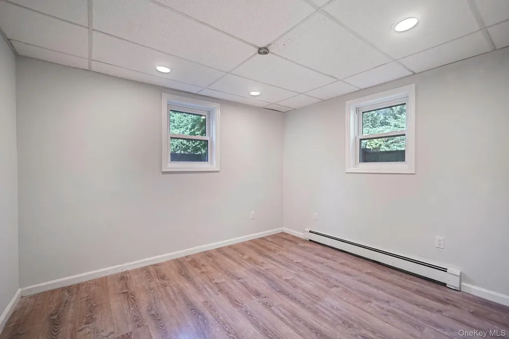 1548 Spur Drive S Islip NY 11751