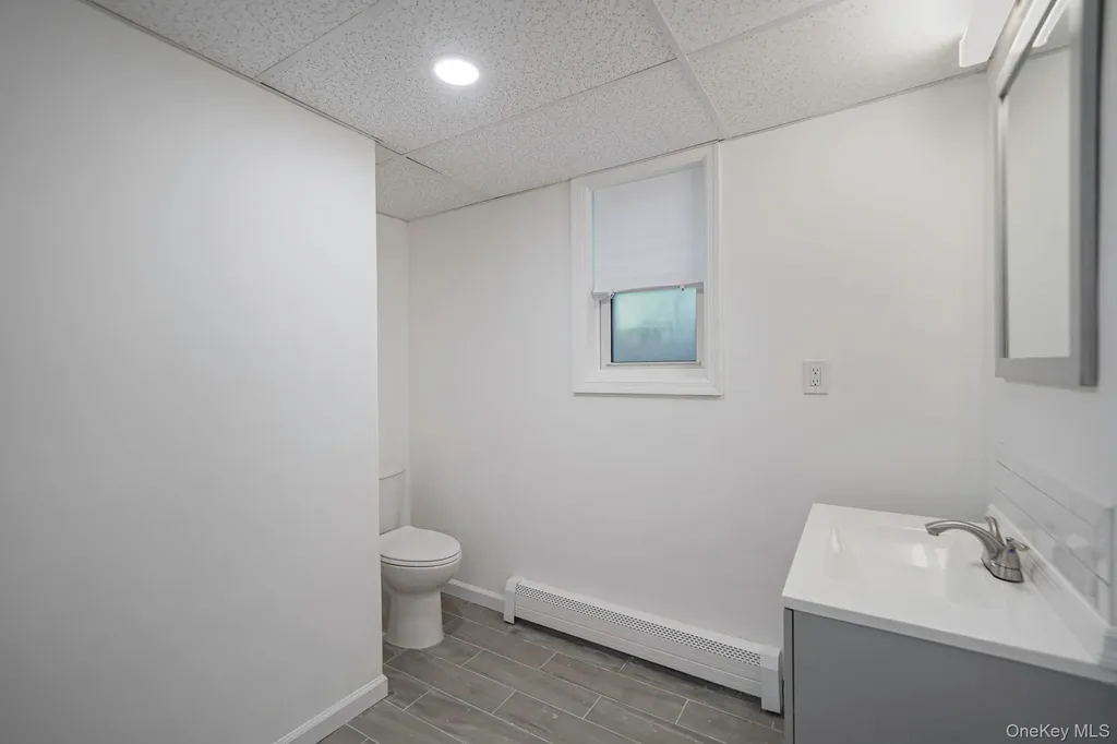 1548 Spur Drive S Islip NY 11751
