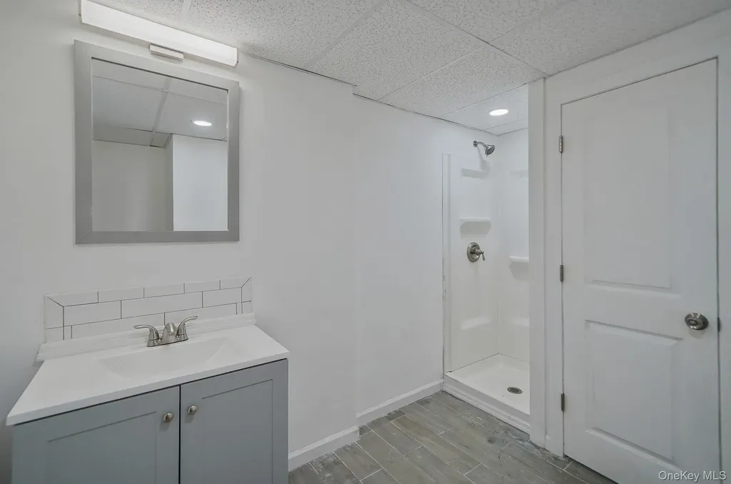 1548 Spur Drive S Islip NY 11751
