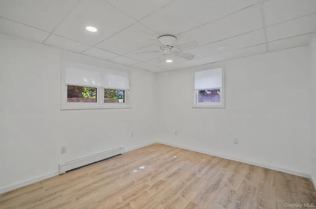 1548 Spur Drive S Islip NY 11751