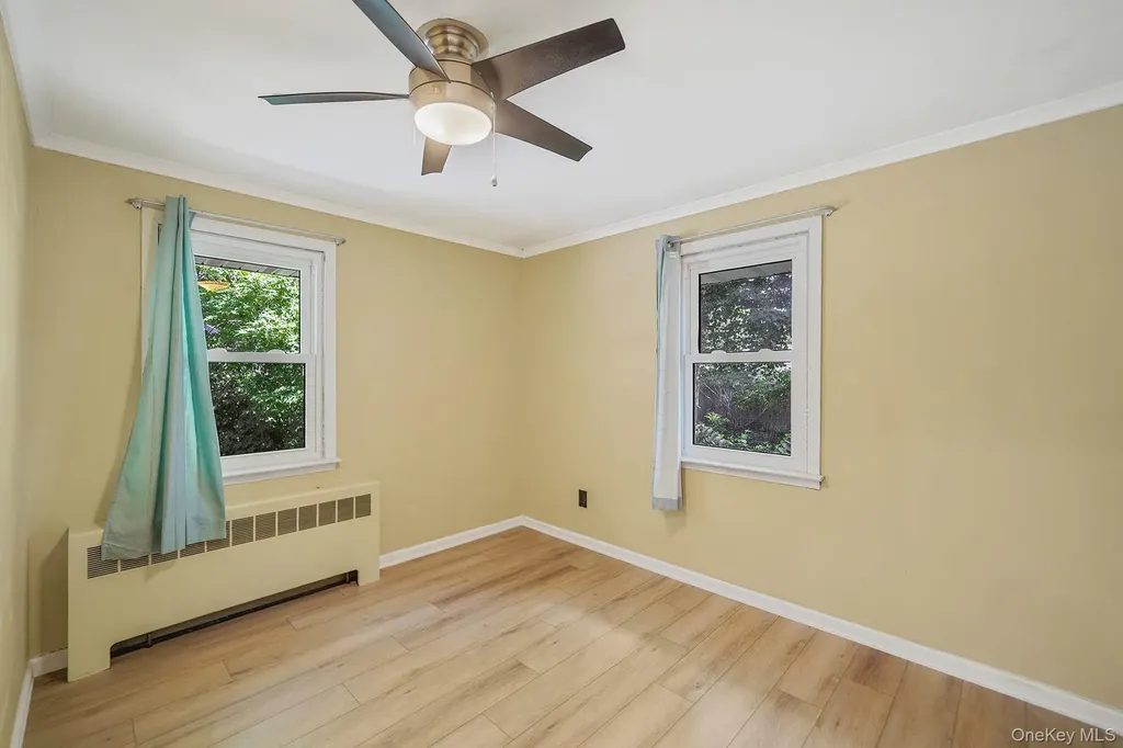 1548 Spur Drive S Islip NY 11751