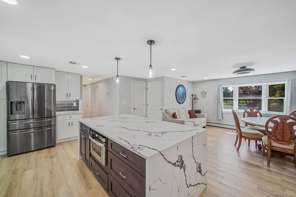 1548 Spur Drive S Islip NY 11751