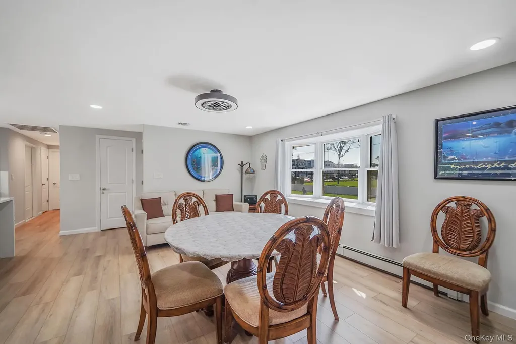 1548 Spur Drive S Islip NY 11751
