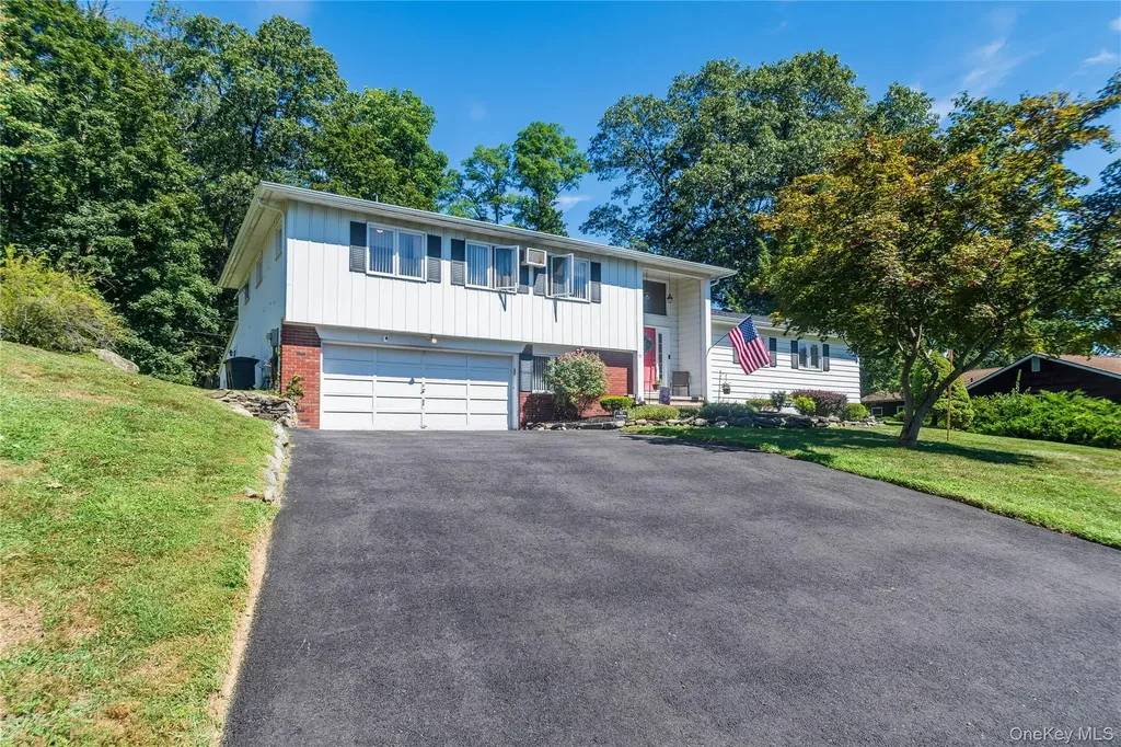 21 Tamidan Road Poughkeepsie NY 12601