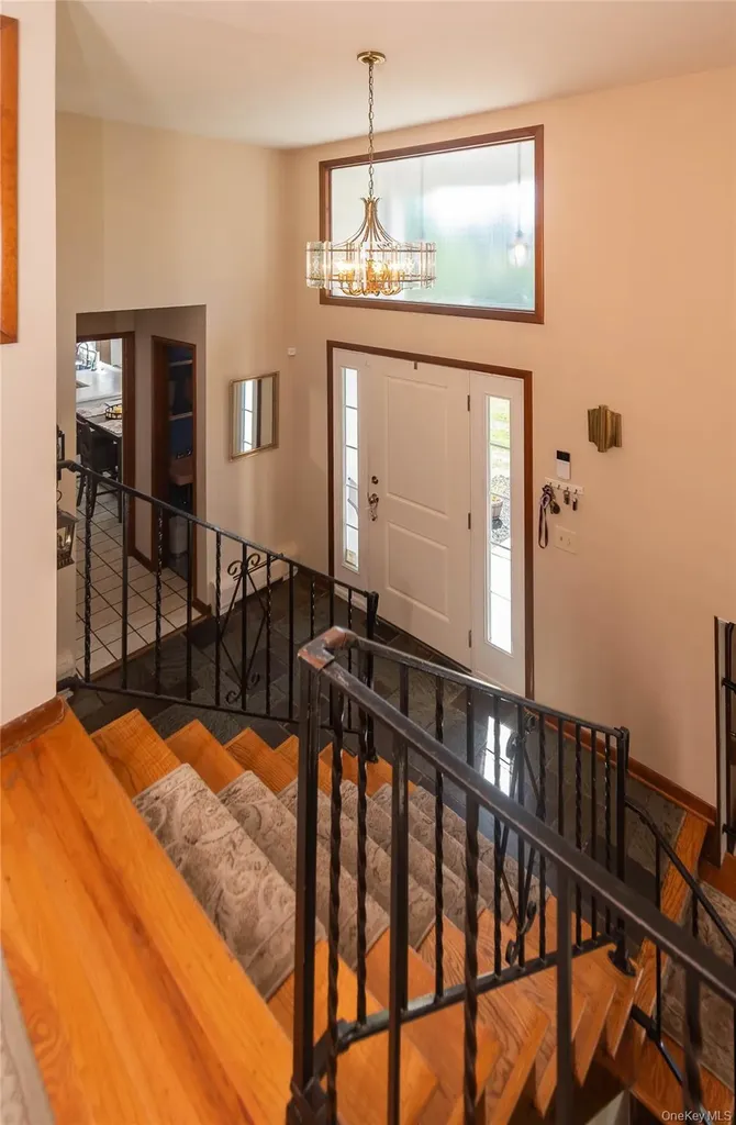 21 Tamidan Road Poughkeepsie NY 12601